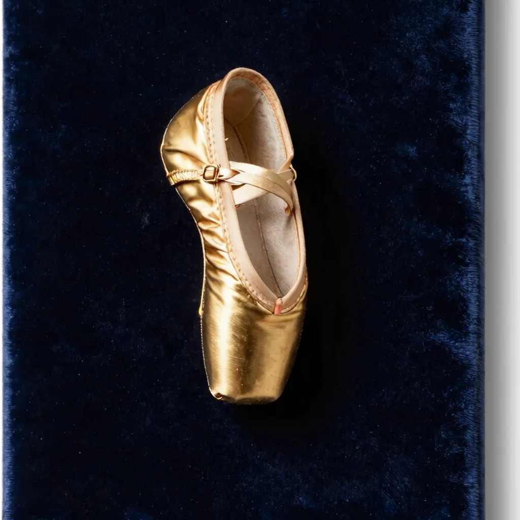 Antique Gold Pointe Shoe Lapel Pin